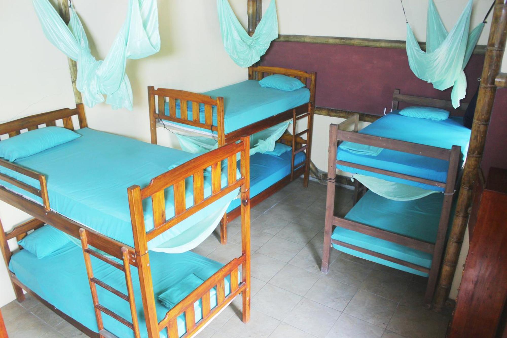 My Little House Surf&Backpacker Hostel มอนตาญิตาร์ ภายนอก รูปภาพ