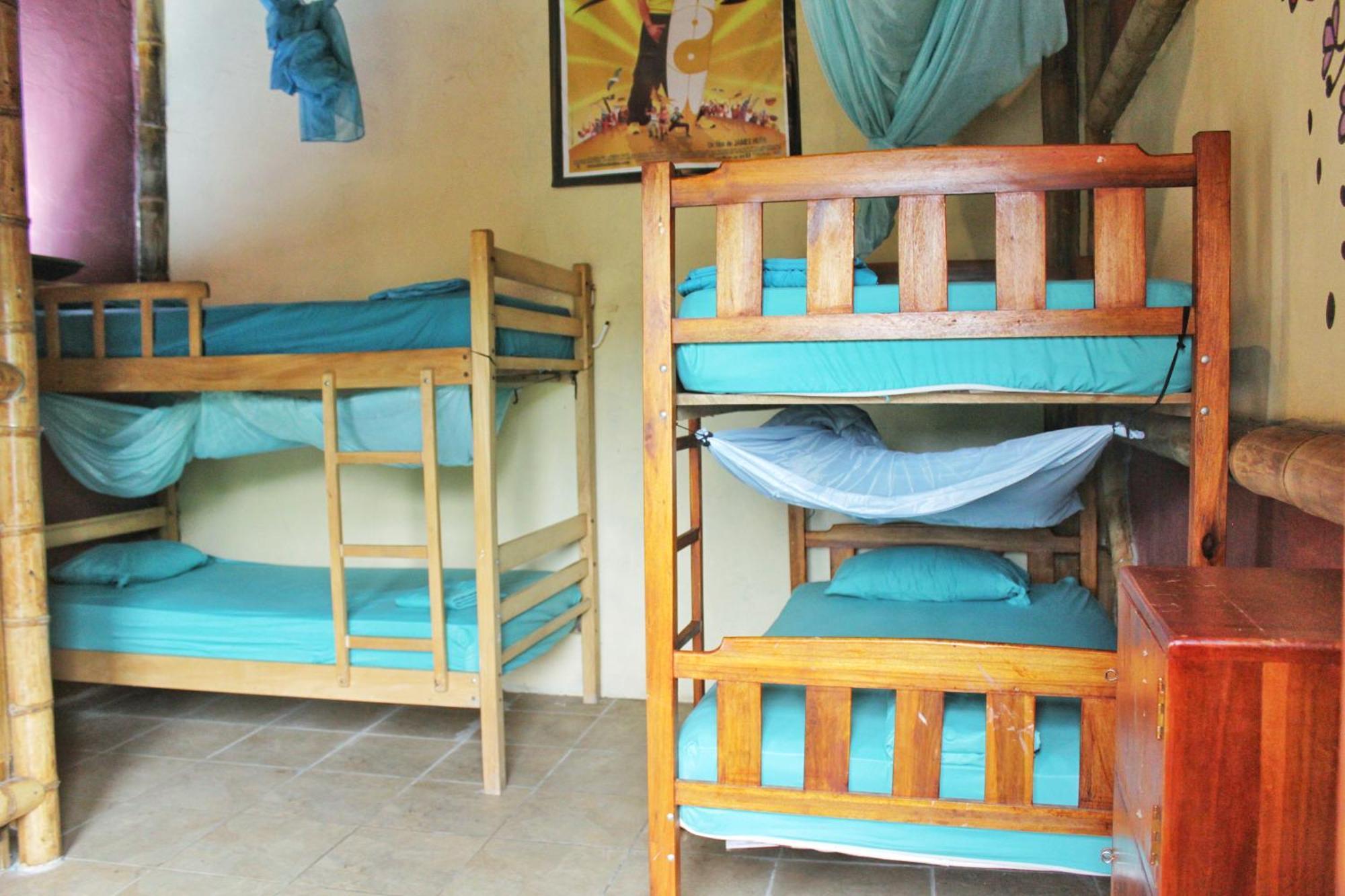 My Little House Surf&Backpacker Hostel มอนตาญิตาร์ ภายนอก รูปภาพ